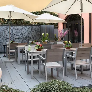 https://lombardia-milan.italymilanhotels.net